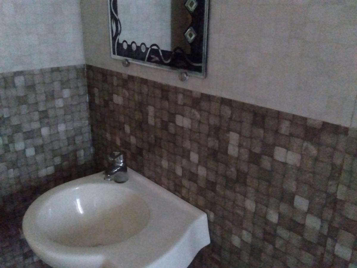 Hotel Raj Inn Navi Mumbai Exterior photo